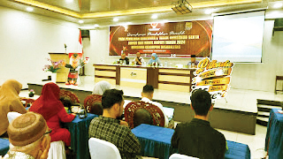 SOSIALISASI— KPU Pasaman bekerja sama dengan NPC Pemerhati Disabilitas Kabupaten Pasaman menggelar kegiatan sosialisasi khusus bagi penyandang disabilitas, Jumat (18/10), di Aula Arumas Hotel, Lubuk Sikaping.