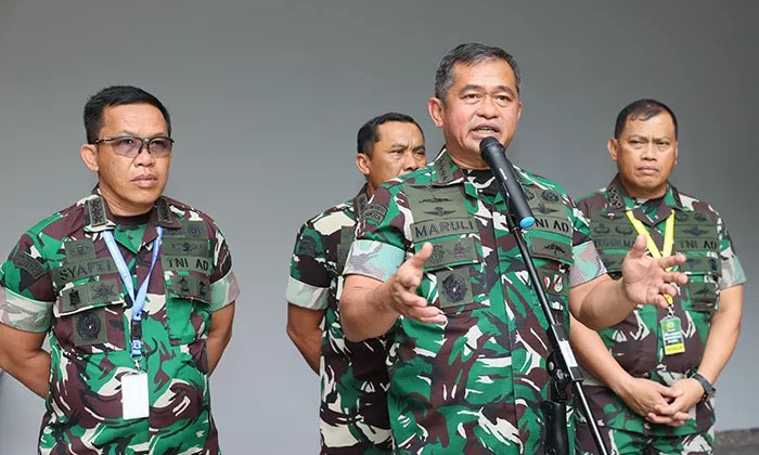 APEL— 
KSAD Jenderal TNI Maruli Simanjuntak dalam Apel Dandim-Danrem di Jakarta.