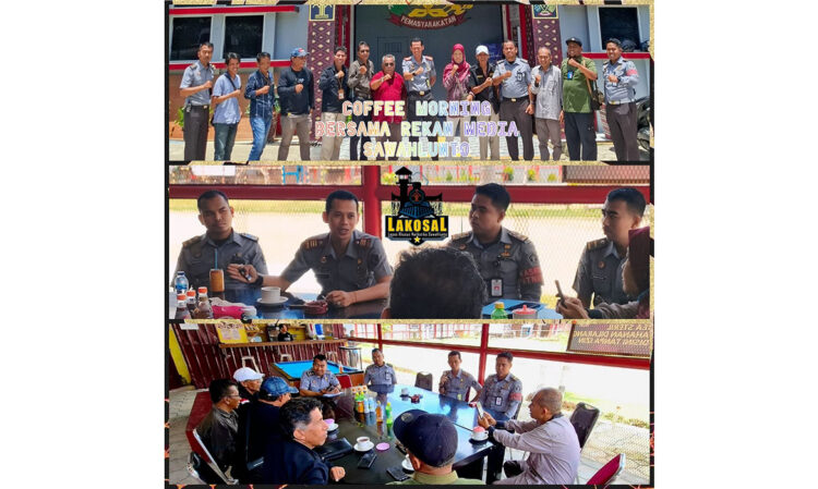 Kalapas Silaturahmi dengan Awak Media, Fajar Nurcahyo Assyifa: BPJS untuk Napi Masih Diupayakan 1 SILATURAHMI—Kalapas Narkotika Fajar Nurcahyo Assyifa, A.Md, I.P, S.H, saat menggelar silahturahmi dengan awak media kota Sawahlunto di ruangan Outdoor Lapas Narkotika Kota Sawahlunto, Senin (30/9) pagi.