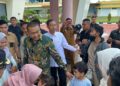 Dievakuasi dari Lebanon, Plt Bupati Pasbar Sambut Kedatangan Warga Asal Pasbar 10 Dievakuasi dari Lebanon, Plt Bupati Pasbar Sambut Kedatangan Warga Asal Pasbar