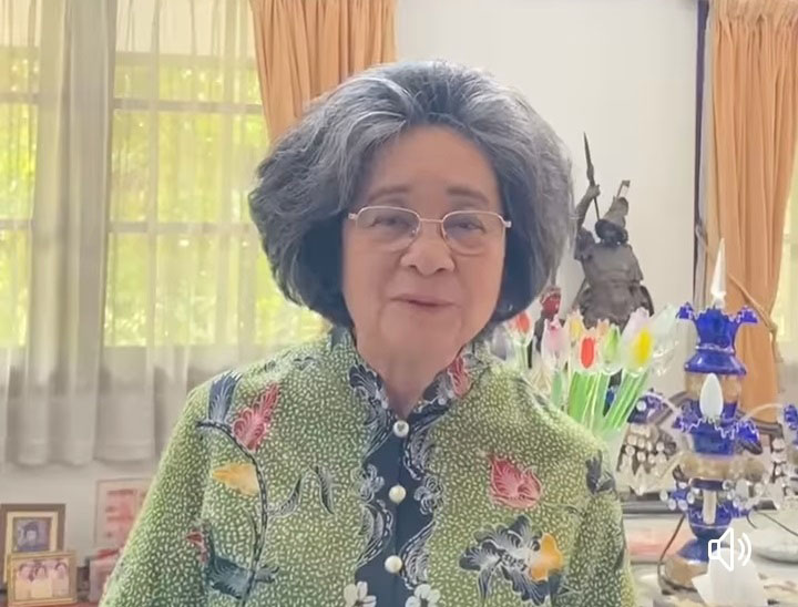 Putri Proklamaor Dukung Pasangan Riyanda Jefri 1 DUKUNGAN—
Nyatakan doa dan dukungannya, Putri proklamator Bung Hatta, Prof. Dr. Meutia Farida Swasono, melalui video singkat berdurasi 33 detik bagi pasangan calon Wali Kota dan Wakil Wali Kota Sawahlunto, Riyanda Jeffry, Sabtu (5/10).