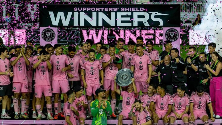 FIFA Pastikan Inter Miami jadi Peserta Piala Dunia Antarklub 2025 1 INTER MIAMI— FIFA memastikan klub MLS Inter Miami, yang dikapteni bintang Argentina Lionel Messi, menjadi salah satu peserta Piala Dunia Antarklub 2025 yang digelar di Amerika Serikat setelah memenangkan MLS Supporter’s Shield 2024.