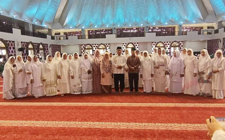 MTI Kota Padang dan Kecamatan 2024-2029 Dilantik 1 PELANTIKAN PENGURUS— Kepala Kantor Kementerian Agama Kota Padang Edy Oktafiandi, melantik Pengurus MTI Kota Padang dan MTI Kecamatan se-Kota Padang periode 2024-2029, di Masjid Raya Khatib Al-Minangkabawi Sumatera Barat.