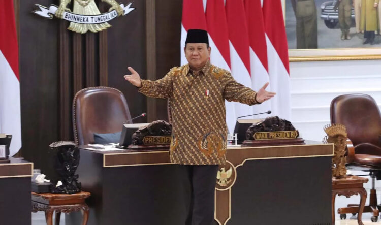 Presiden Prabowo akan Terbitkan Perpres Baru soal Kenaikan Gaji Hakim 1 BERI ARAHAN— Presiden RI Prabowo Subianto bersama Wapres RI Gibran Rakabumi Raka memberikan arahan pada sidang kabinet paripurna perdana Kabinet Merah Putih di Istana Kepresidenan Jakarta.