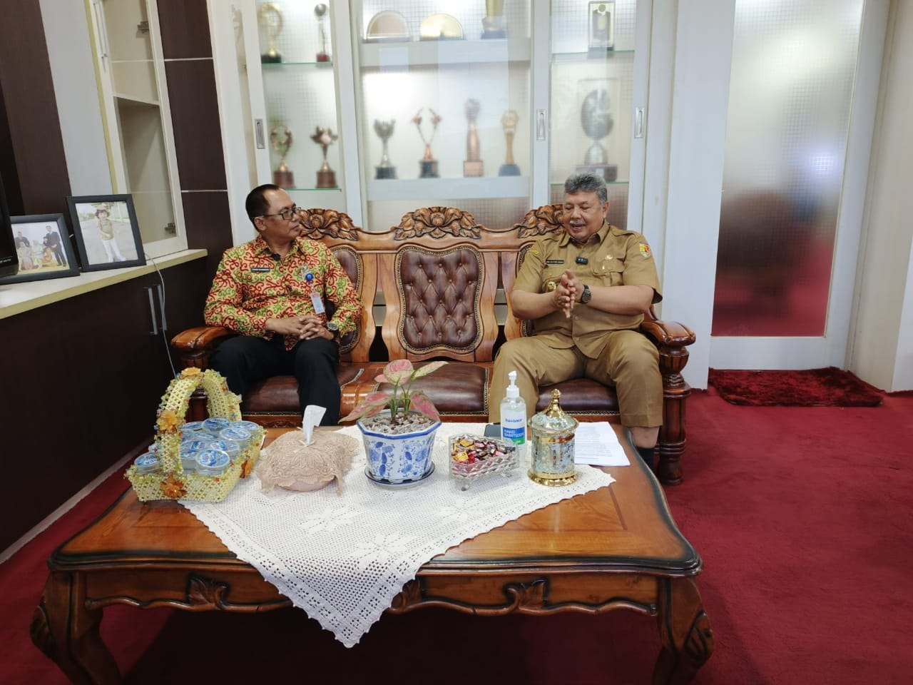 Wali Kota Solok Zul Elfian Umar menerima kedatangan Katim Rehabilitasi Badan Narkotika Nasional BNN Solok