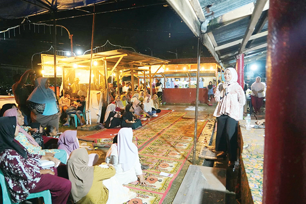 Memiliki Jaringan Kuat di Tingkat pusat, Annisa-Leli Gerak Cepat Wujudkan Dharmasraya Sejahtera Merata 1 SILATURAHMI— Silaturahmi di masa kampanye calon Bupati Kabupaten Dharmasraya, Annisa Suci Ramadhani.