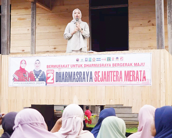 KAMPANYE— Calon Bupati Kabupaten Dharmasraya nomor urut 2, Annisa Suci Ramadhani.
