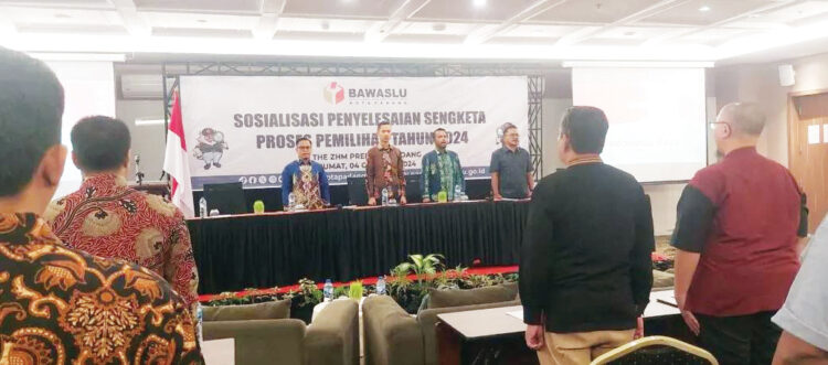 Bawaslu Kota Padang Gelar Sosialisasi Penyelesaian Sengketa Pemilu 2024 1 SOSIALISASI— Bawaslu Kota Padang mengadakan kegiatan sosialisasi penyelesaian sengketa Pemilu 2024, di salah satu hotel berbintang di Kota Padang pada Jumat (4/10).