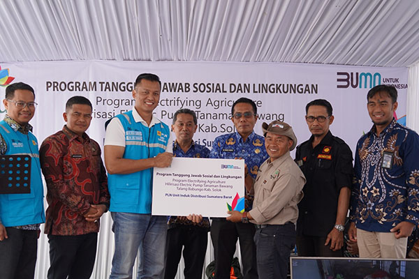 Nagari Talang Babungo Transformasi Pertanian Bawang Merah 1 SOSIALISASI--PLN UID Sumbar realisasikan program electrifying agriculture di salah satu lokasi Kabupaten Solok, tepatnya di Jorong Bulakan Nagari Talang Babungo, Kecamatan Hiliran Gumanti.