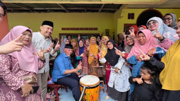 Mahyeldi Puji Keahlian Bundo Kanduang Memainkan Talempong, Lestarikan Budaya Minang 1 download 2 1