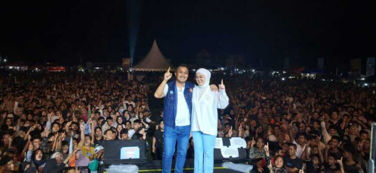 Konser Sumbar Gercep, Massa Penuhi Lapangan Sungai Abang Padang Pariaman 1 download 2 7