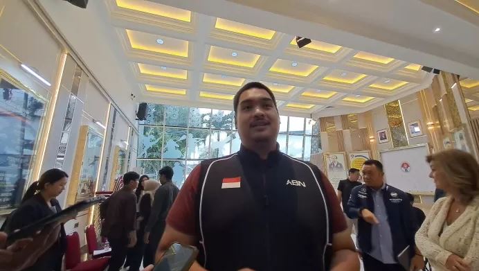 Menpora Dito Ariotedjo Nilai Indonesia Berpeluang Jadi Tuan Rumah Olimpiade 2032 atau 2036 1 MENPORA— Menteri Pemuda dan Olahraga Dito Ariotedjo menyebutkan Indonesia berpeluang menjadi tuan rumah Olimpiade 2032 atau 2036 dengan opsi lokasi di Jakarta dan Bali.