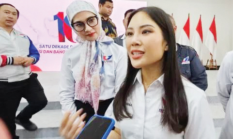 BERI KETERANGAN— Ketua Umum Partai Perindo Angela Tanoesoedibjo di kantor DPP Partai Perindo, Jalan Diponegoro, Menteng, Jakarta Pusat, Selasa (8/10).
