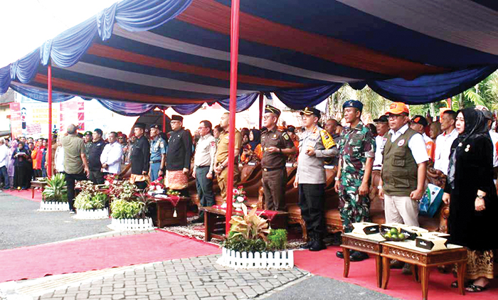 Pemko Padang Peringati 15 Tahun Tragedi Gempa 30 September 1 UPACARA— Pemko Padang peringati 15 tahun tragedi Gempa 30 September, di Tugu Gempa, Senin (30/9).