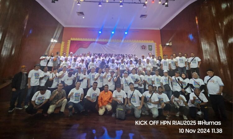 Kick-Off HPN 2025, Wujud Sinergi Pers Berintegritas dan Indonesia Emas 2045 1 KICK OFF HPN 2025— Persatuan Wartawan Indonesia (PWI) Pusat menyelenggarakan acara Kick-Off HPN 2025 yang digelar bertepatan dengan peringatan Hari Pahlawan, Minggu (10/11), di Anjungan Provinsi Riau, Taman Mini Indonesia Indah (TMII).