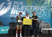 Pengemudi Ojol Prasejahtera Peroleh Motor Listrik di PLN Electric Run 2024