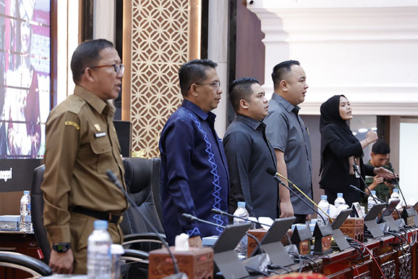 pandangan umum --Rapat Paripurnya penyampaian pandangan umum Fraksi-fraksi dprd sumbar terhadap ranperda apbd tahun 2025.