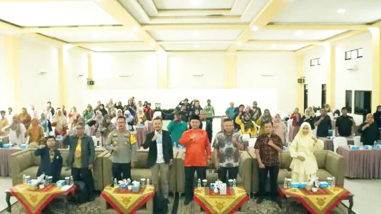 Bawaslu Padang Panjang Ajak Penyandang Disabilitas Jaga Hak Pilih 1 SOSIALISASI— Bawaslu Padang Panjang menggelar sosialisasi pengawasan tahapan pemilihan bagi disabilitas yang berlangsung di Auditorium Mifan Waterpark, Sabtu (2/11).