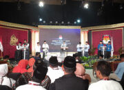 Paslon Pilkada Agam Adu Gagasan di Debat Pertama