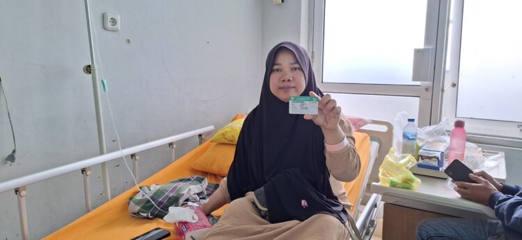Kisah Yanah, Jalani Pengobatan Saraf Terjepit Bersama Program JKN 1 PENGOBATAN—Yanah, warga Kota Payakumbuh saat berobat dengan menggunakan BPJS Kesehatan.