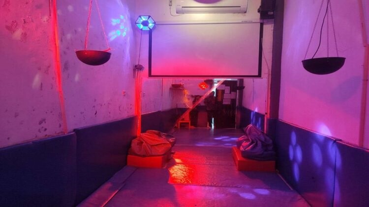 Pemko Padang Kini Miliki Ruang Snoezelen untuk Disabilitas 1 RUANG SNOEZELEN—UPTD Layanan Disabilitas dan Pendidikan Inklusif (LDPI) Kota Padang memiliki ruang Snoezelen, yakni fasilitas terapi khusus bagi penyandang disabilitas yang menghadapi gangguan sensorik atau perkembangan, seperti autisme, cerebral palsy, dan gangguan intelektual.