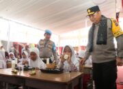 HUT Korps Brimob Polri Ke-79, Polda Sumbar Gelar Makan Siang Bergizi untuk Siswa SD