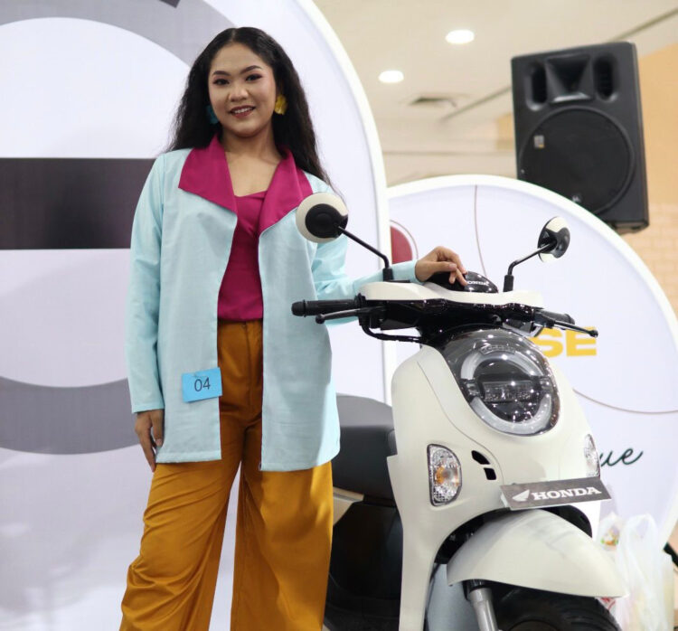 PRODUK TERBARU-New Honda Scoopy menjadi teman setia anak muda untuk beraktivitas dengan aman, nyaman, dan penuh gaya.
