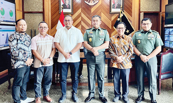 Andre Rosiade: KSAD Setujui Pemindahan 50 Rumah TNI untuk Pengembangan M Djamil 1 DISETUJUI KASAD— Anggota DPR RI H Andre Roside bertemu KSAD Jenderal TNI Maruli Simanjuntak, Rabu (6/11) di Mabesad. KASAD menyetujui penggunaan lahan negara yang ditempati TNI AD untuk pengembangan RSUP M Djamil Padang.