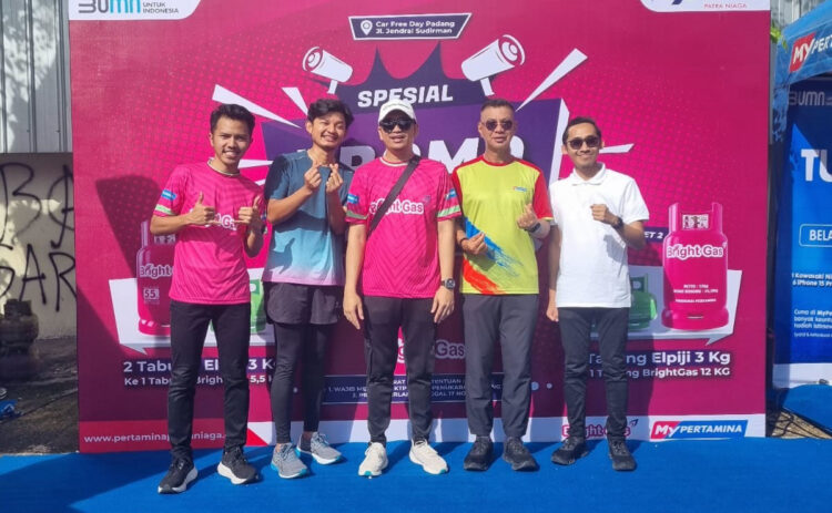 Jelang HUT Pertamina, Trade-In Brightas dan Aktivasi MyPertamina Hadir di CFD Padang 1 PERTAMINA— Sales Area Retail Pertamina Patra Niaga Sumatera Barat menggelar trade-in brightgas dan aktivasi Mypertamina di Kota Padang
saat Car Free Day (CFD).