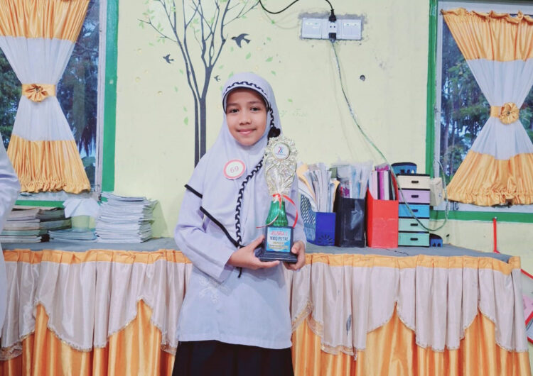 Siswi SD Sukses Torehkan Prestasi di Ajang PAIS 2024 1 PRESTASI— Pelajar SD 23 VII Koto Sungai Sariak, Kecamatan VII Koto Sungai Sariak, Kabupaten Padangpariaman, berhasil menorehkan prestasi membanggakan saat gelaran Pentas Pendidikan Agama Islam (PAIS) tingkat Kecamatan VII Koto Sungai Sariak.