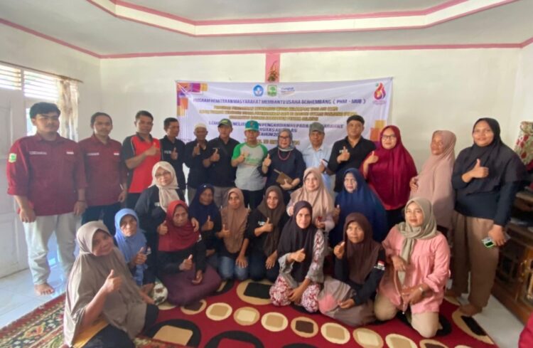 PENGABDIAN MASYARAKAT— Tim Pengabdian kepada Masyarakat dari Universitas Andalas (Unand) telah melaksanakan pendampingan kepada Kelompok Tani Ternak “Air Mati” di Nagari Gurun Panjang Utara, Kecamatan Bayang, Kabupaten Pesisir Selatan (Pessel).