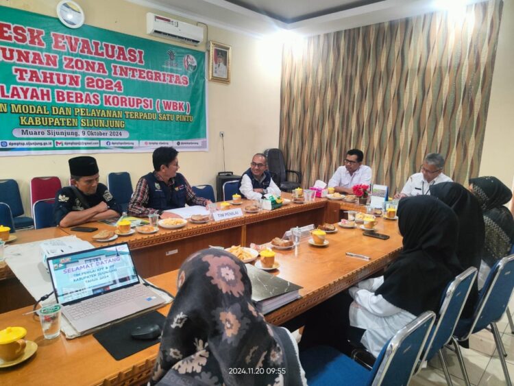 Wujudkan Pelayanan Prima Untuk Masyarakat, OPD Dinilai Tim Pelayanan Publik 1 PENILAIAN—Tim pelayanan publik Kabupaten Sijunjung melakukan penilaian terhadap sejumlah OPD di lingkup Pemkab Sijunjung.