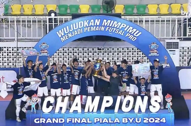KEJUARAAN FUTSAL— Kejuaraan futsal Piala by.U 2024 telah selesai digelar. Sebanyak enam pemain potensial atau bibit unggul telah ditemukan untuk digembleng menjadi pemain profesional di salah satu klub Pro Futsal League (PFL), Pendekar United.