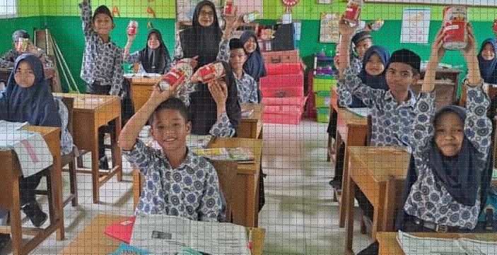 CELENGAN—Sebanyak 240 celengan program Gerakan Sedekah Subuh Barokah (GaSS Baro) resmi diserahkan.