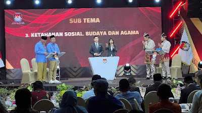 Dituding Bantu Masjid Milik Kader, Mahyeldi Jawab Santai Tudingan Epyardi 1 download 1 9