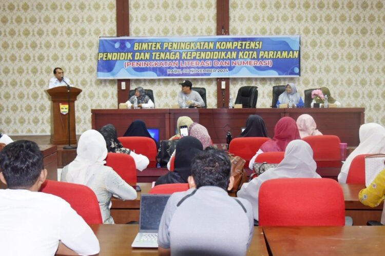 kadipora kanderi berikan sambutan saat membuka Bimtek Peningkatan Literasi dan Numerasi