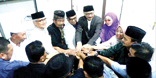 UNGGUL— Pasangan calon Bupati dan Wakil Bupati Pesisir Selatan, Hendrajoni-Risnaldi Ibrahim (HJ-RI), unggul dalam survei elektabilitas terbaru yang dirilis oleh SBLF Myriset Consultant.