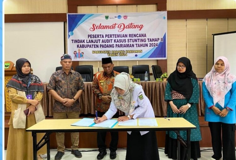 Pemkab Padangpariaman Evaluasi TPPS dan Program Penurunan Stunting 1 KOMITMEN PENURUNAN STUNTING—Ketua TPPS Padangpariaman Rahmang menghadiri rapat koordinasi evaluasi Tim Percepatan Penurunan Stunting (TPPS) dalam memberikan kontribusi dalam penyebarluasan informasi dalam penurunan stunting di tengah masyarakat.