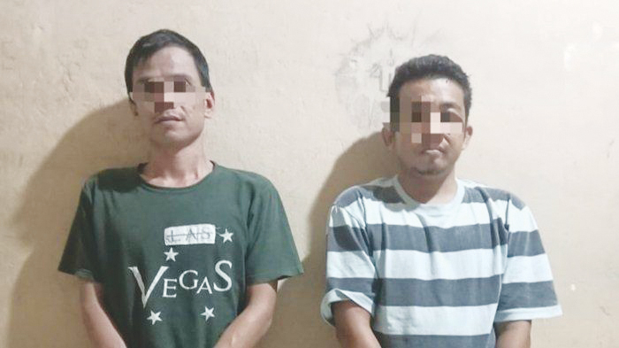 Dua Pemuda Kota Padang Ditangkap Bersama Alat Hisap dan Sisa Narkoba 1 DITANGKAP— Dua pemuda ditangkap Polsek Lubuk Kilangan atas kasus penyalahgunaan narkotika,
Minggu (1/12) yang lalu.