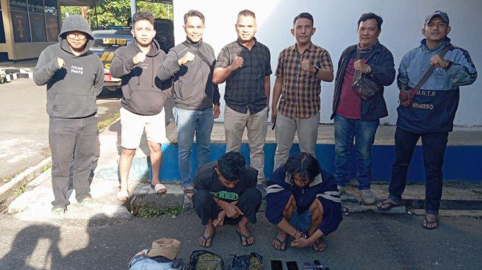 Dua Sekawan Kompak jadi Pengedar Narkoba, Diciduk saat Kendarai Motor, Sabu dan Ganja Disita 1 PENGEDAR— Dua pemuda yang diduga sebagai pengedar sabu dan ganja ditangkap Tim Satresnarkoba Polres Payakumbuh.