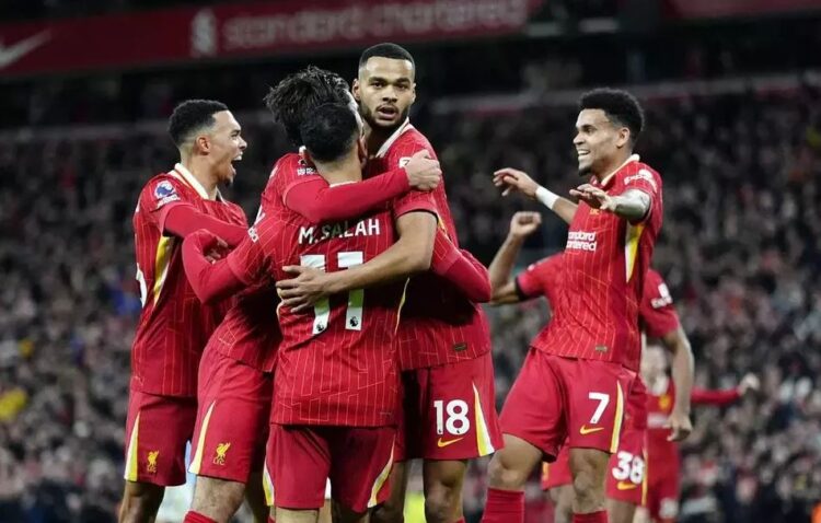 Tekuk City 2-0, Liverpool Makin Kokoh di Puncak Klasemen 1 TREN POSITIF— Liverpool melanjutkan tren positif mereka dengan menekuk Manchester City dengan skor 2-0 pada pekan ke-13 Liga Inggris di Stadion Anfield, Liverpool, Senin (2/12) dini hari WIB.