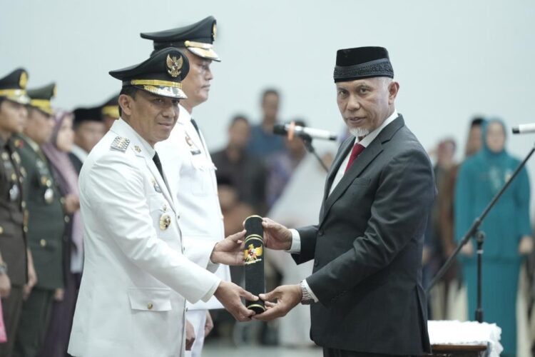 Padangpanjang di Bawah Kepemimpinan Pj Wako Sonny Budaya Putra, Pastikan Program Strategis Berjalan Optimal 1 Pelantikan Pj Walikota Padangpanjang Sonny biaya Putra Oleh Gubernur Sumbar Mahyeldi.