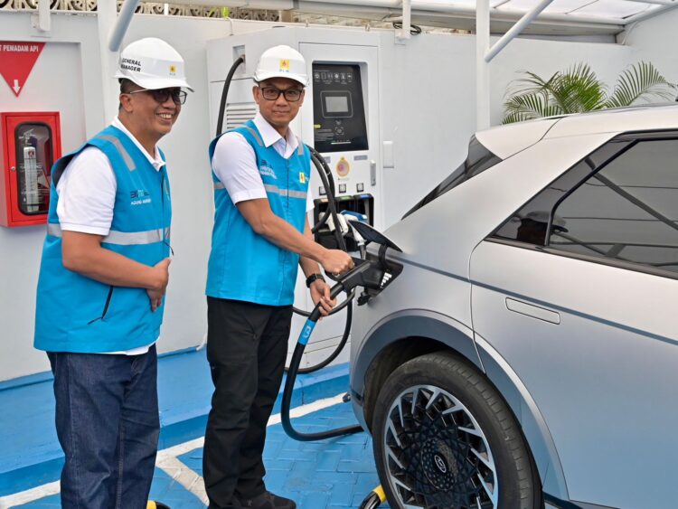 Tinjau SPKLU Bandung, Dirut PLN Pastikan Seluruh Infratruktur EV Siap Layani Masyarakat 24 Jam 1 462e19a9 4ad1 4505 a460 f88bca33607e