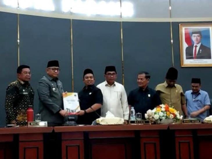DPRD Kota Padang Gelar Rapat Paripurna, Tutup Masa Sidang I Tahun 2024 dan Buka Masa Sidang II Tahun 2025 1 tutup masa sidang --DPRD Kota Padang menggelar rapat paripurna tutup masa sidang I tahun 2024 dan buka masa sidang II tahun 2025.