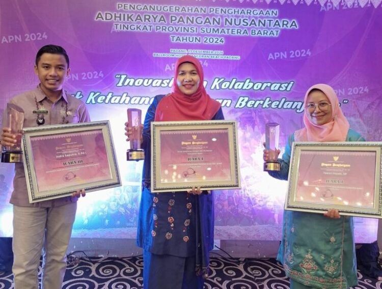 Adhikarya Pangan Nusantara 2024, Kabupaten Agam Borong Tiga Penghargaan 1 PRESTASI GEMILANG— Kabupaten Agam kembali mengukir prestasi gemilang di bidang ketahanan pangan dengan meraih tiga penghargaan dalam ajang Adhikarya Pangan Nusantara 2024.