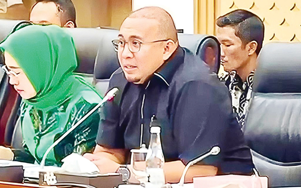 JARINGAN GAS— Wakil Ketua Komisi VI DPR RI Andre Rosiade,  menyambut baik tentang usulan adanya jaringan gas di Sumbar, saat saat kunjungan kerja reses Komisi VI DPR RI ke Sumbar beberapa waktu lalu.