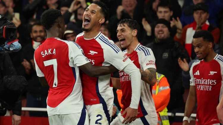 Dua Gol dari Sepak Pojok, Arsenal Tundukkan Manchester United di Emirates 1 RAIH KEMENANGAN— Arsenal berhasil meraih kemenangan 2-0 atas Manchester United dalam laga pekan ke-14 Liga Inggris yang berlangsung di Stadion Emirates, Kamis (5/12) dini hari WIB.