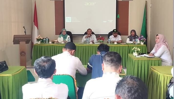 Tim Humas Kanwil Sumbar Bekali Kehumasan Madrasah Negeri dan Swasta 1 SUASANA—Terlihat sausana Tim Humas Kanwil Sumbar melaksanakan pembekalan serta pembinaan kehumasan kepada madrasah negeri dan swasta se-Kota Sawahlunto.