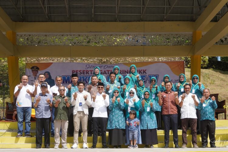Bekerja Sama dengan PLN UP3 Payakumbuh, Gathering PKK Meriah dengan Lomba 1 GATHERING— Bupati Limapuluh Kota Safaruddin dan Ketua TP PKK Lima Puluh Kota bersama dengan PLN UP3 Payakumbuh saat kegiatan gathering.