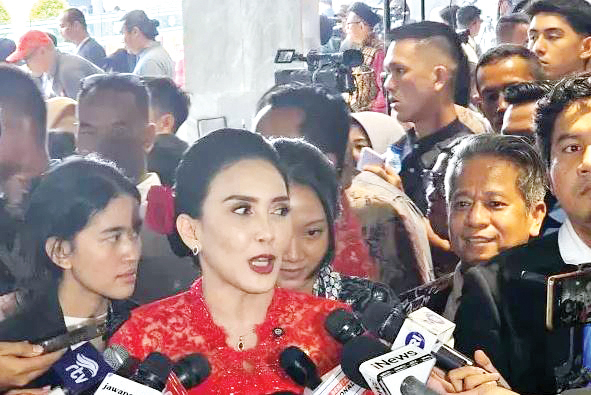 DPP PDIP Bela Rieke Diah Pitaloka yang Dilaporkan ke MKD, Buntut Kritik Kenaikan PPN Menjadi 12 Persen 1 ANGGOTA DPR— Politikus PDI Perjuangan-aktris Rieke Diah Pitaloka yang dikenal dengan nama panggung ‘Oneng’ kembali terpilih sebagai Anggota DPR untuk periode 2024-2029.